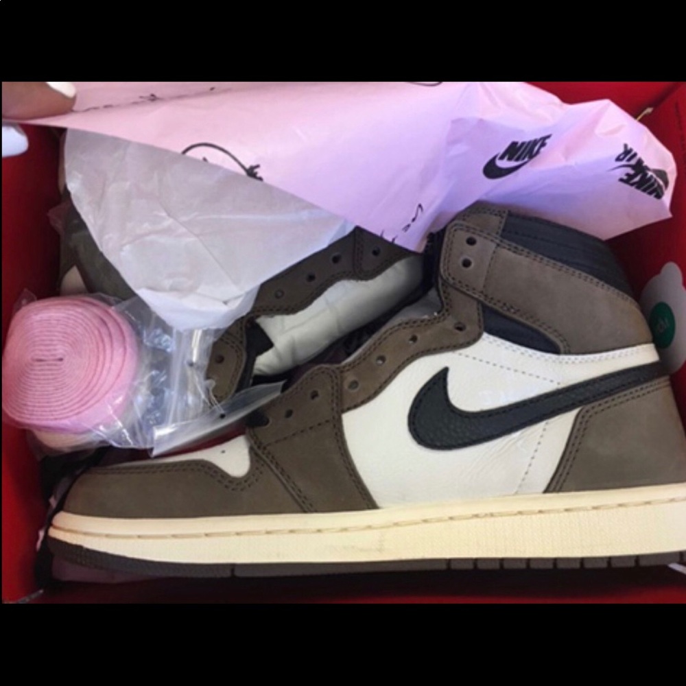 Jordan 1 Travis Scott